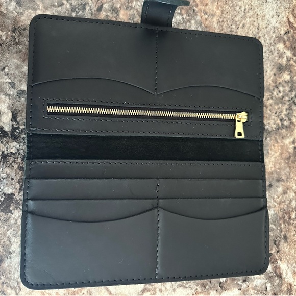 Women’s Portland Leather Bifold Wallet - Picture 3 of 4